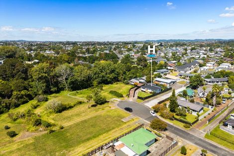 Photo of property in 8 Camphora Place, Ranui, Auckland, 0612