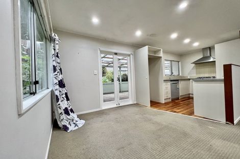 Photo of property in 4 Fernhaven Place, Massey, Auckland, 0614