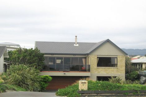 Photo of property in 82 Marine Parade, Paraparaumu Beach, Paraparaumu, 5032