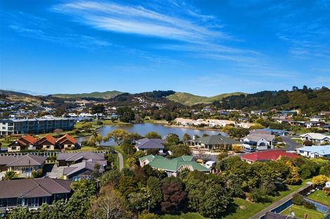 Photo of property in 5 Halyard Place, Whitby, Porirua, 5024