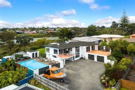 Photo of property in 171c Colwill Road, Massey, Auckland, 0614