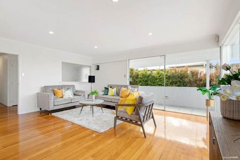 Photo of property in 158 Carlisle Road, Northcross, Auckland, 0632