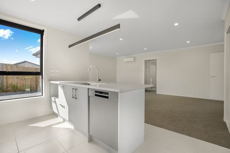 Photo of property in 26 Waruhia Crescent, Rototuna North, 3281