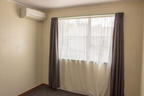 Photo of property in 27 Pipitea Place, Massey, Auckland, 0614