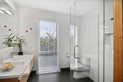 Photo of property in 10 Convent Road, Bluff Hill, Napier, 4110