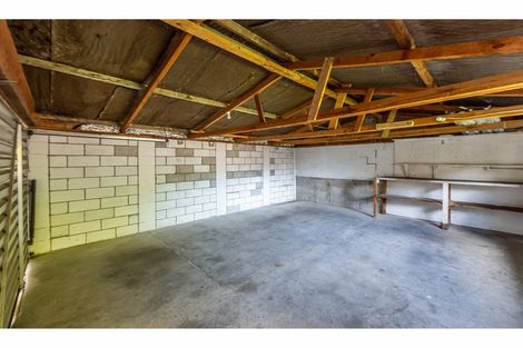Photo of property in 174 Centaurus Road, Saint Martins, Christchurch, 8022