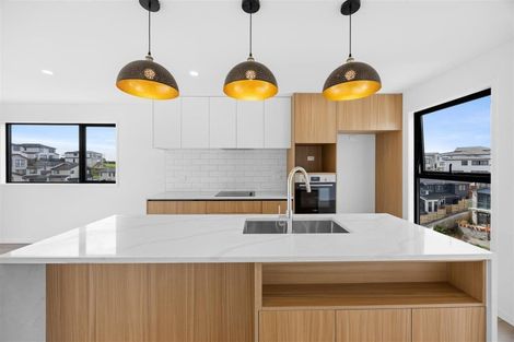 Photo of property in 37 Paina Crescent, Massey, Auckland, 0614