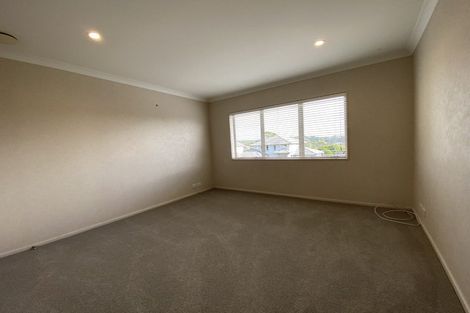 Photo of property in 4 Oak Bark Drive, Schnapper Rock, Auckland, 0632