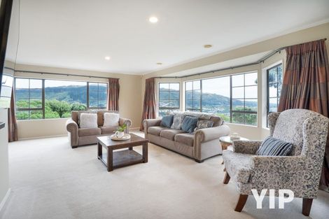 Photo of property in 85 Woodman Drive, Tawa, Wellington, 5028