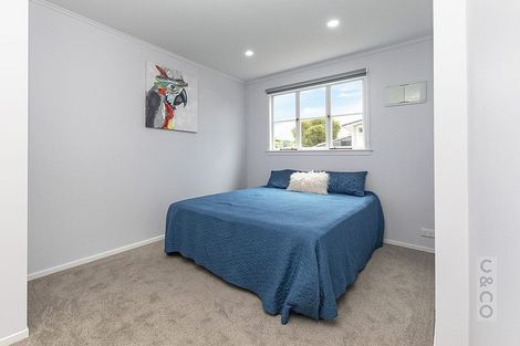 Photo of property in 16 Great North Road, Riverhead, 0820