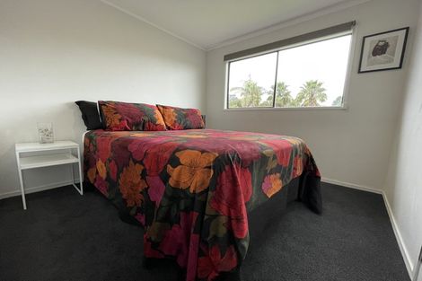 Photo of property in 12 Wilkinson Way, Browns Bay, Auckland, 0630