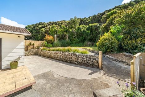 Photo of property in 56 Albatross Close, Whitby, Porirua, 5024