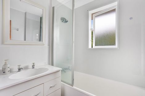 Photo of property in 73 Roberts Road, Te Atatu South, Auckland, 0610