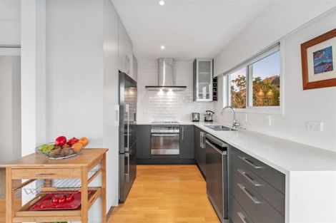 Photo of property in 1/1a Gordon Avenue, Forrest Hill, Auckland, 0620