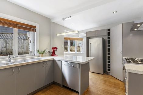 Photo of property in 47 Lyons Avenue, Murrays Bay, Auckland, 0630