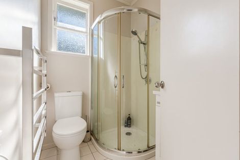 Photo of property in 49a Matipo Road, Te Atatu Peninsula, Auckland, 0610