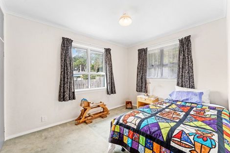 Photo of property in 8 Waiwera Road, Waiwera, Orewa, 0994
