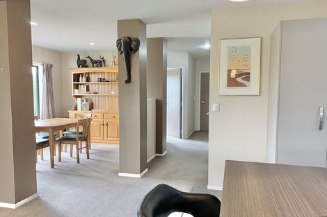 Photo of property in 8 Latham Stubbs Crescent, Waipawa, 4210