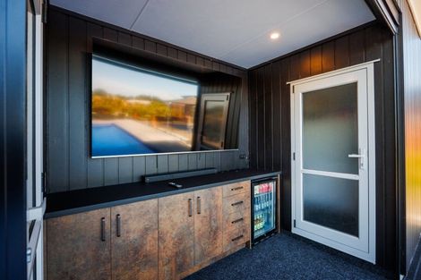 Photo of property in 9 Paterson Lane, Kelvin Grove, Palmerston North, 4470