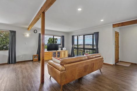 Photo of property in 1/254 Sturges Road, Henderson, Auckland, 0612