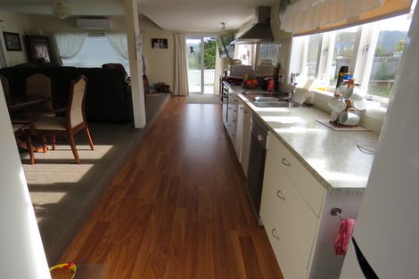 Photo of property in 34 Neumann Street, Kawakawa, 0210