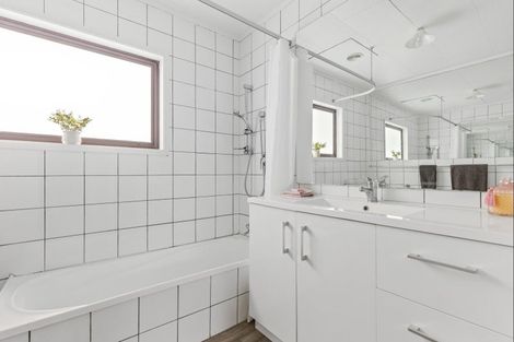 Photo of property in 96a Mako Mako Road, Levin, 5510