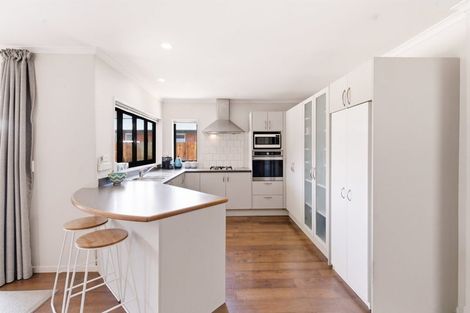 Photo of property in 15 Blowers Place, Halswell, Christchurch, 8025
