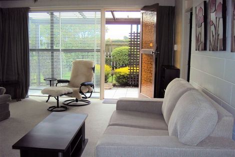 Photo of property in 122 Effingham Street, North New Brighton, Christchurch, 8083