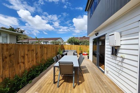 Photo of property in 74f Mckenzie Road, Mangere Bridge, Auckland, 2022