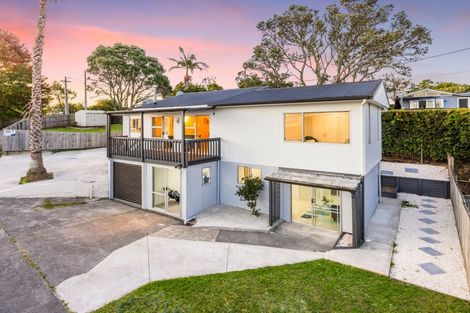 Photo of property in 4/89a Royal Road, Massey, Auckland, 0614