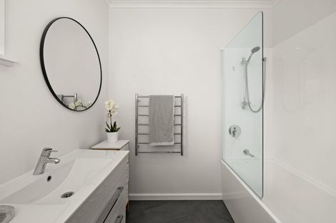 Photo of property in 47a Napier Road, Havelock North, 4130