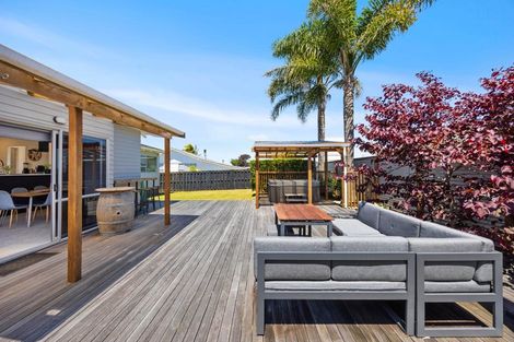 Photo of property in 5 Harford Place, Pakuranga Heights, Auckland, 2010