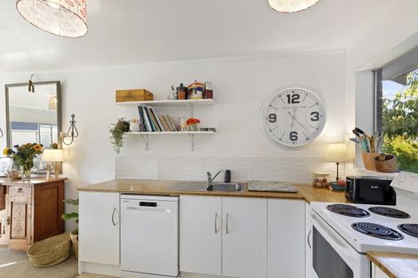 Photo of property in 19a Hicks Close, Whitby, Porirua, 5024