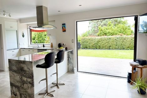 Photo of property in 16 Onetaunga Road, Chatswood, Auckland, 0626