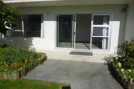 Photo of property in 5n The Esplanade, Eastern Beach, Auckland, 2012