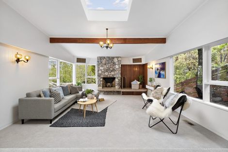 Photo of property in 54 Homewood Crescent, Karori, Wellington, 6012