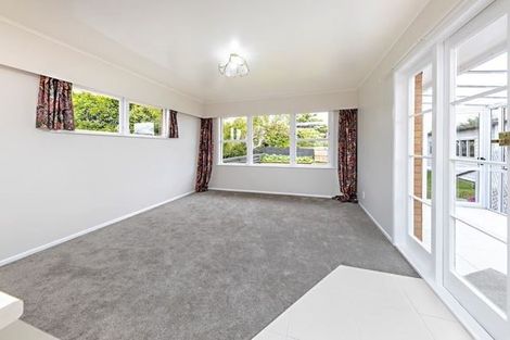 Photo of property in 15 Salas Place, Papakura, 2110