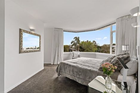 Photo of property in 1/90 Kitchener Road, Milford, Auckland, 0620