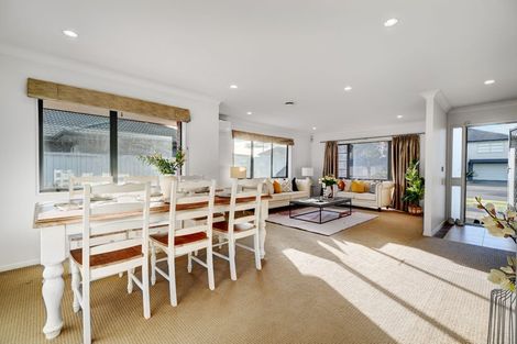 Photo of property in 16 Turnberry Drive, Wattle Downs, Auckland, 2103