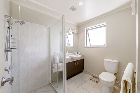 Photo of property in 66 Grovenor Drive, Orewa, 0931