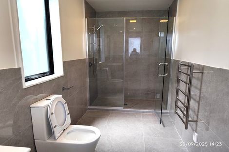 Photo of property in 4 Chatsworth Crescent, Pakuranga Heights, Auckland, 2010