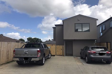 Photo of property in 15 Otaimako Place, Mangere, Auckland, 2022