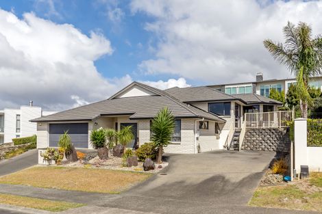 Photo of property in 66 Grovenor Drive, Orewa, 0931