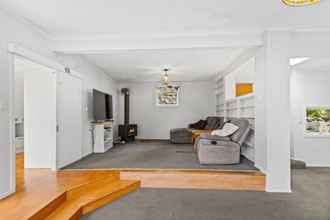 Photo of property in 2a Opou Road, Titirangi, Auckland, 0604