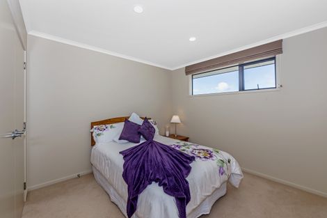 Photo of property in 66 Grovenor Drive, Orewa, 0931