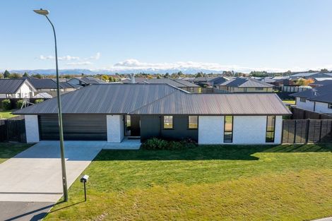 Photo of property in 6 Westmoreland Road, Darfield, 7510