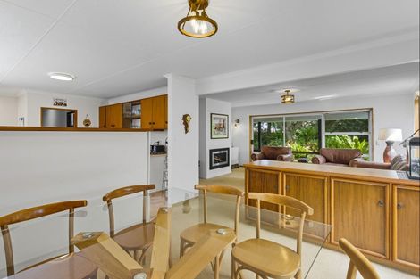 Photo of property in 335 Te Moana Road, Waikanae, 5036