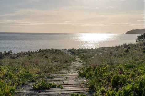 Photo of property in 92 Ocean Beach Road, Tairua, 3508