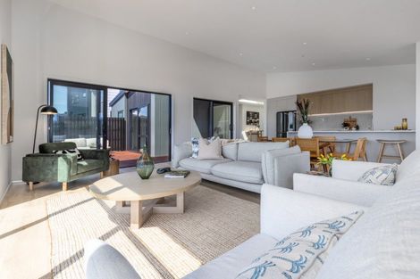 Photo of property in 6 Okupe Grove, Aotea, Porirua, 5024