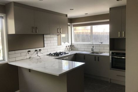 Photo of property in 7 Caringbah Drive, Papatoetoe, Auckland, 2025